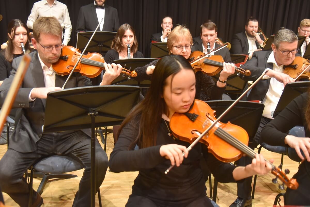 Weihnachtskonzert der Sinfonieorchester, 12.12.2023 Vorschaubild