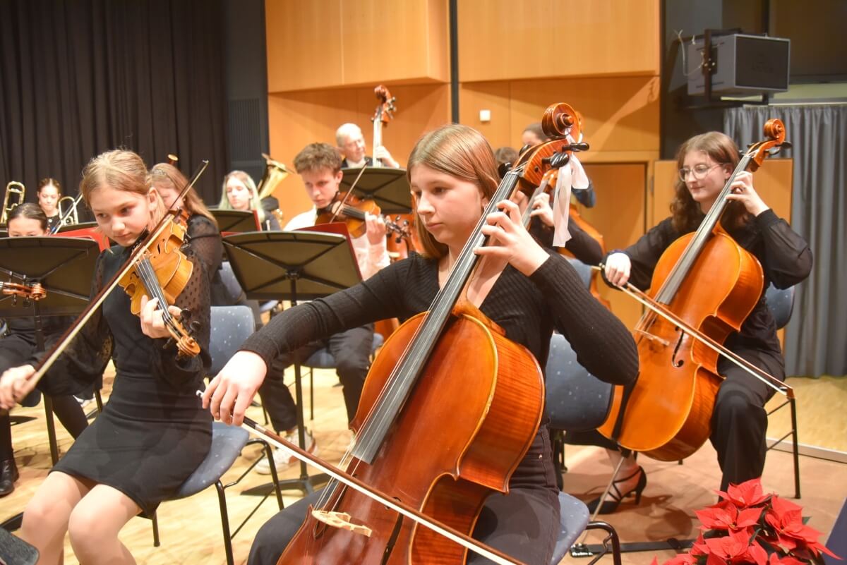 Weihnachtskonzert der Sinfonieorchester, 12.12.2023 Vorschaubild